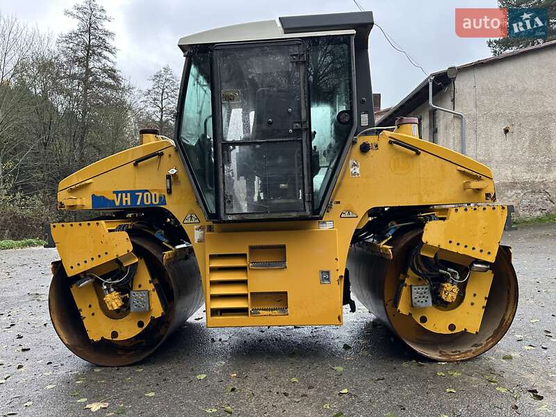 Дорожный каток Stavostroj VH-950 2000 в Хусте