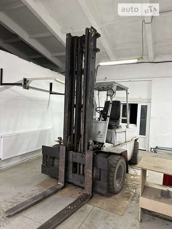 Вилочный погрузчик Steinbock DFG 1993 в Новоселице