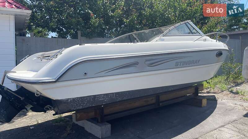 Катер Stingray 220 CS 2004 в Києві