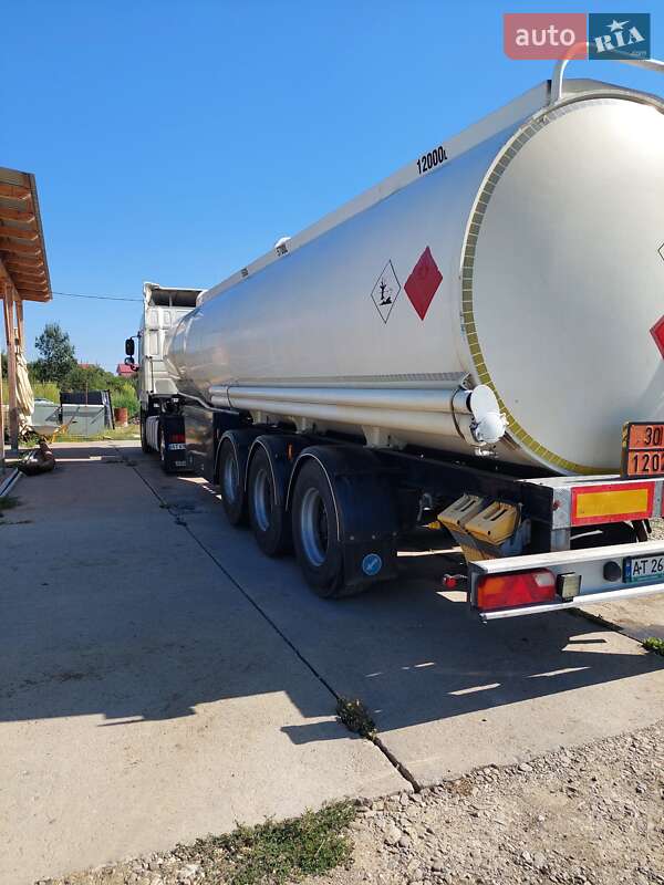 Цистерна напівпричіп Stokota ELZAM 2002 в Коломиї