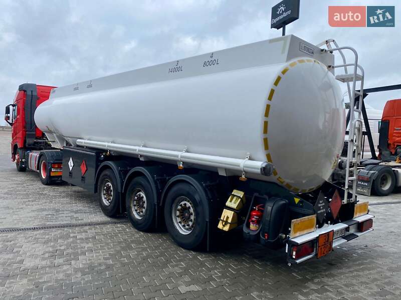 Цистерна Stokota OPL 2014 в Ровно