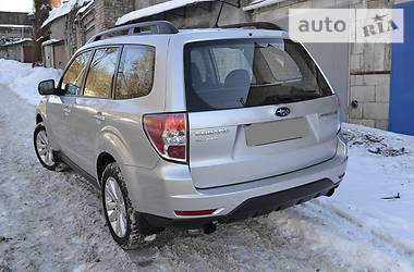 Внедорожник / Кроссовер Subaru Forester 2011 в 