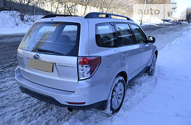 Внедорожник / Кроссовер Subaru Forester 2011 в 