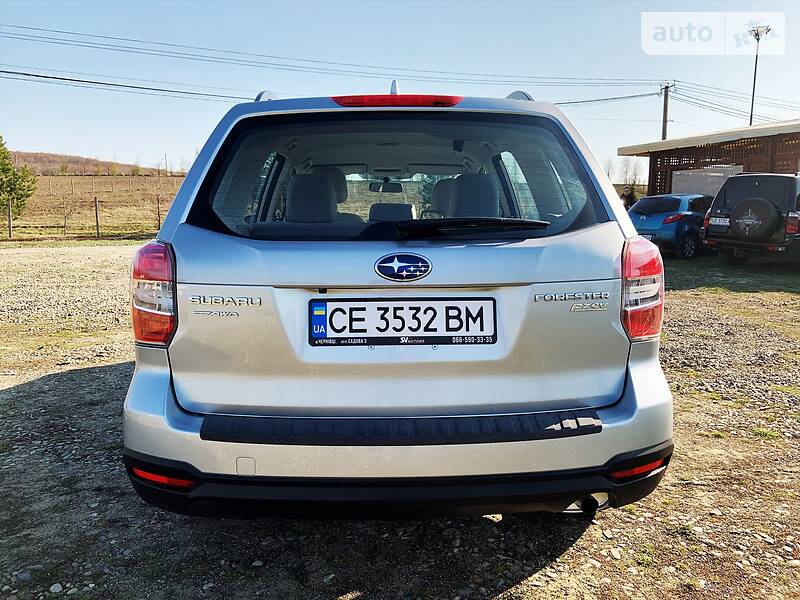 Позашляховик / Кросовер Subaru Forester 2015 в Чернівцях