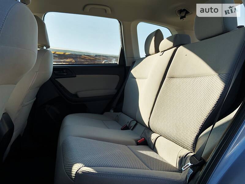Позашляховик / Кросовер Subaru Forester 2015 в Чернівцях