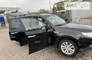 Внедорожник / Кроссовер Subaru Forester 2011 в Львове