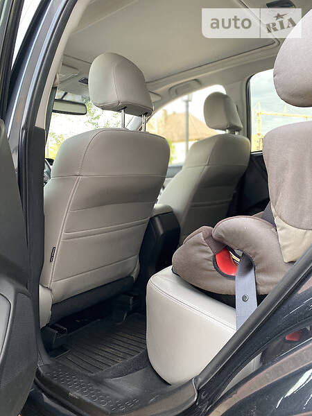 Позашляховик / Кросовер Subaru Forester 2014 в Києві