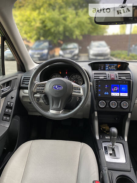 Позашляховик / Кросовер Subaru Forester 2014 в Києві