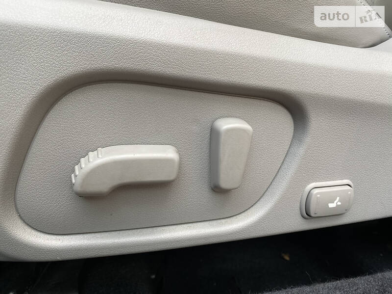 Позашляховик / Кросовер Subaru Forester 2014 в Києві