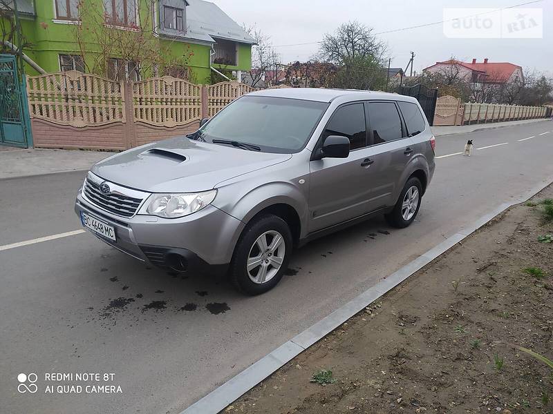 Внедорожник / Кроссовер Subaru Forester 2010 в Львове