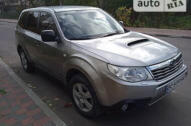 Внедорожник / Кроссовер Subaru Forester 2010 в Стрые