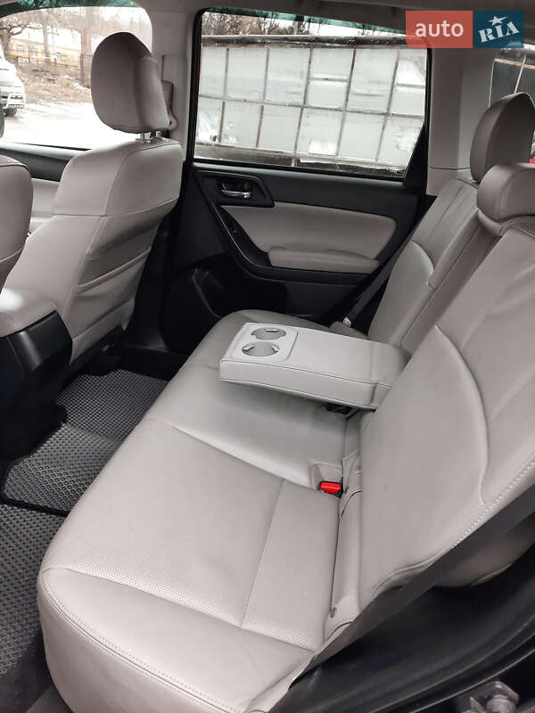 Внедорожник / Кроссовер Subaru Forester 2014 в Каменец-Подольском