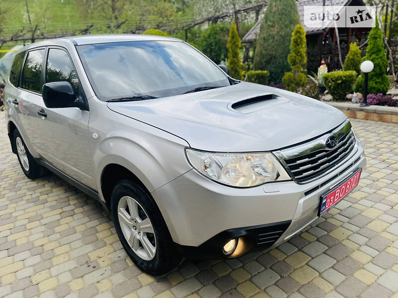 Внедорожник / Кроссовер Subaru Forester 2010 в Иршаве