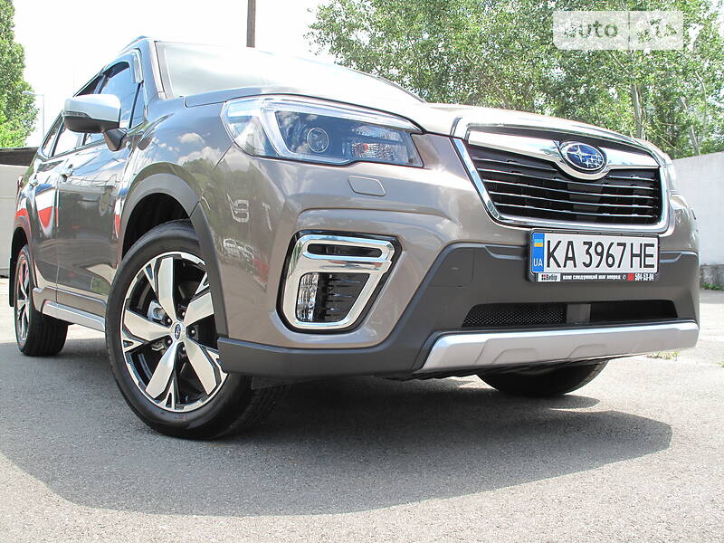 Внедорожник / Кроссовер Subaru Forester 2021 в Киеве