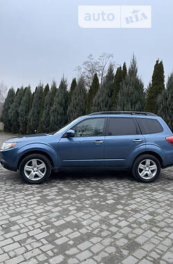 Внедорожник / Кроссовер Subaru Forester 2010 в Львове