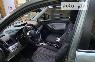 Внедорожник / Кроссовер Subaru Forester 2015 в 