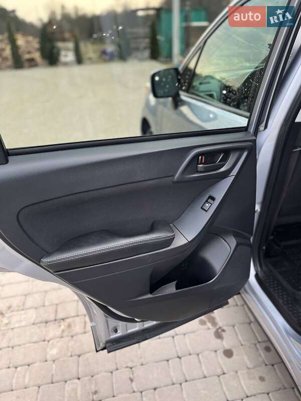 Внедорожник / Кроссовер Subaru Forester 2015 в Яворове