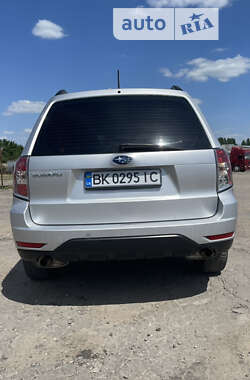 Внедорожник / Кроссовер Subaru Forester 2010 в Николаеве