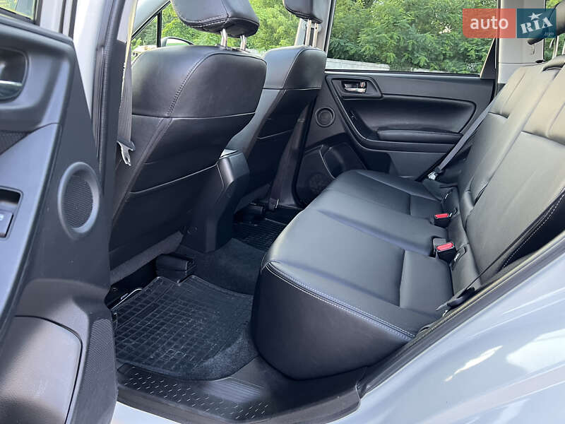Позашляховик / Кросовер Subaru Forester 2015 в Житомирі