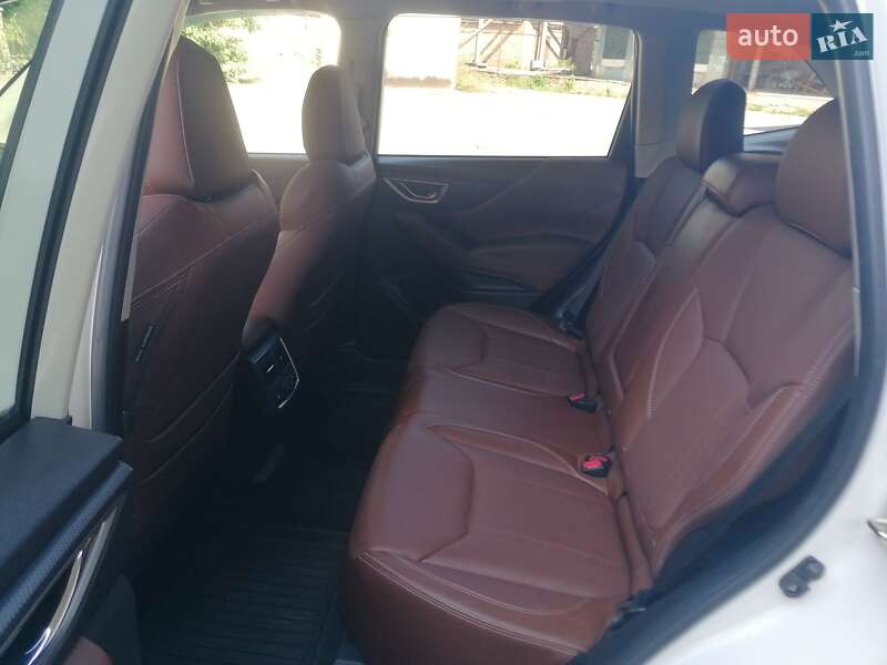 Внедорожник / Кроссовер Subaru Forester 2019 в Ровно