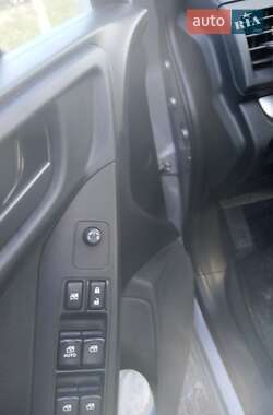 Внедорожник / Кроссовер Subaru Forester 2014 в 