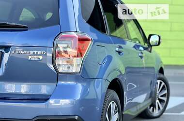 Внедорожник / Кроссовер Subaru Forester 2017 в 