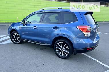 Внедорожник / Кроссовер Subaru Forester 2017 в 