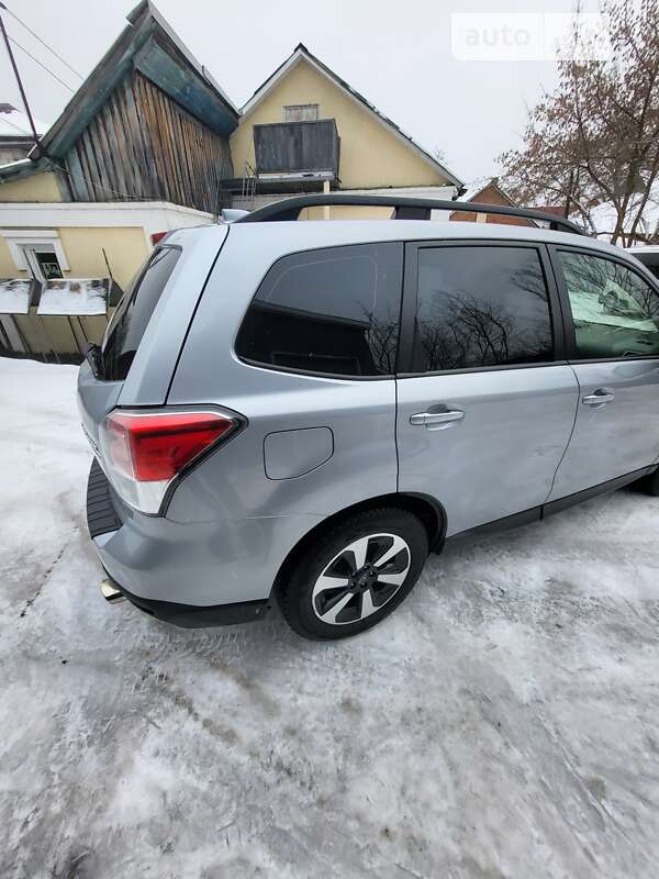 Позашляховик / Кросовер Subaru Forester 2017 в Києві