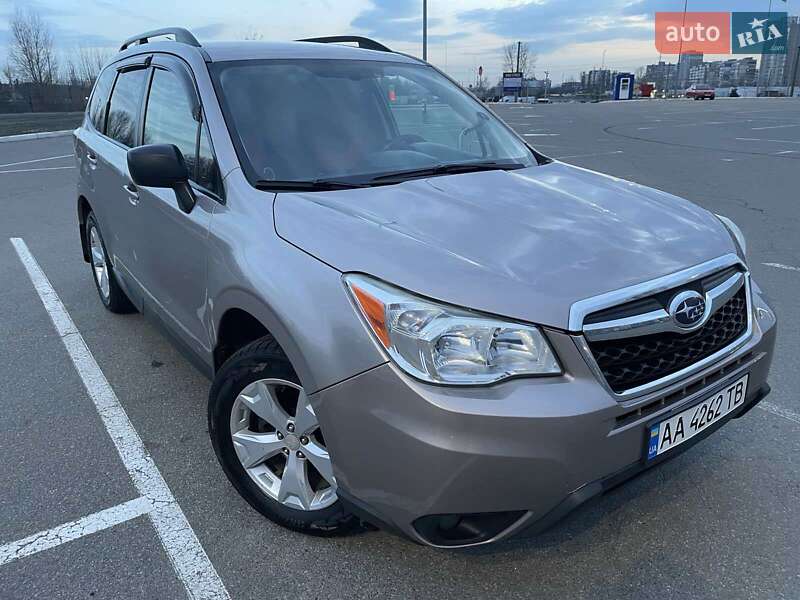 Позашляховик / Кросовер Subaru Forester 2016 в Києві