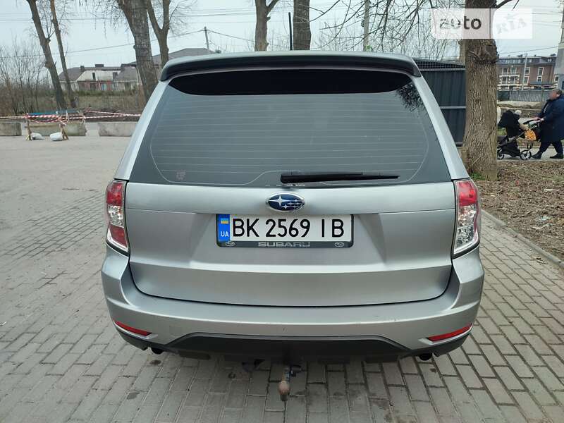 Внедорожник / Кроссовер Subaru Forester 2010 в Ровно