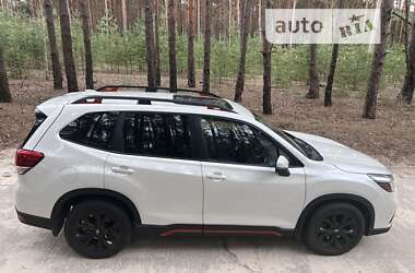 Внедорожник / Кроссовер Subaru Forester 2019 в Вараше