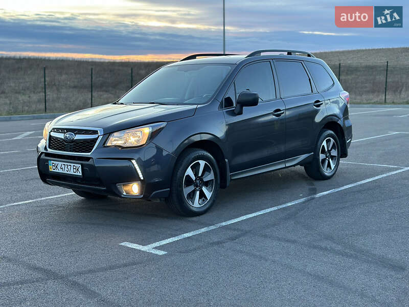Позашляховик / Кросовер Subaru Forester 2017 в Рівному