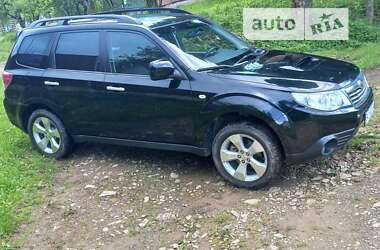 Внедорожник / Кроссовер Subaru Forester 2010 в Львове