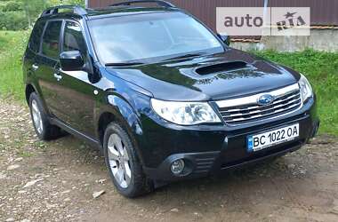 Позашляховик / Кросовер Subaru Forester 2010 в Львові