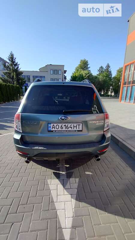 Внедорожник / Кроссовер Subaru Forester 2011 в Ужгороде
