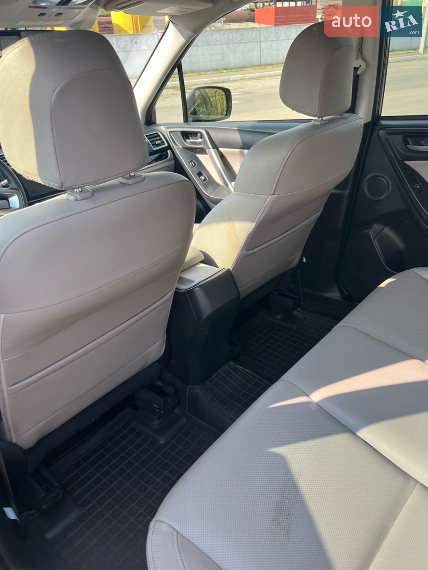 2017 Subaru Forester - мініатюра 4