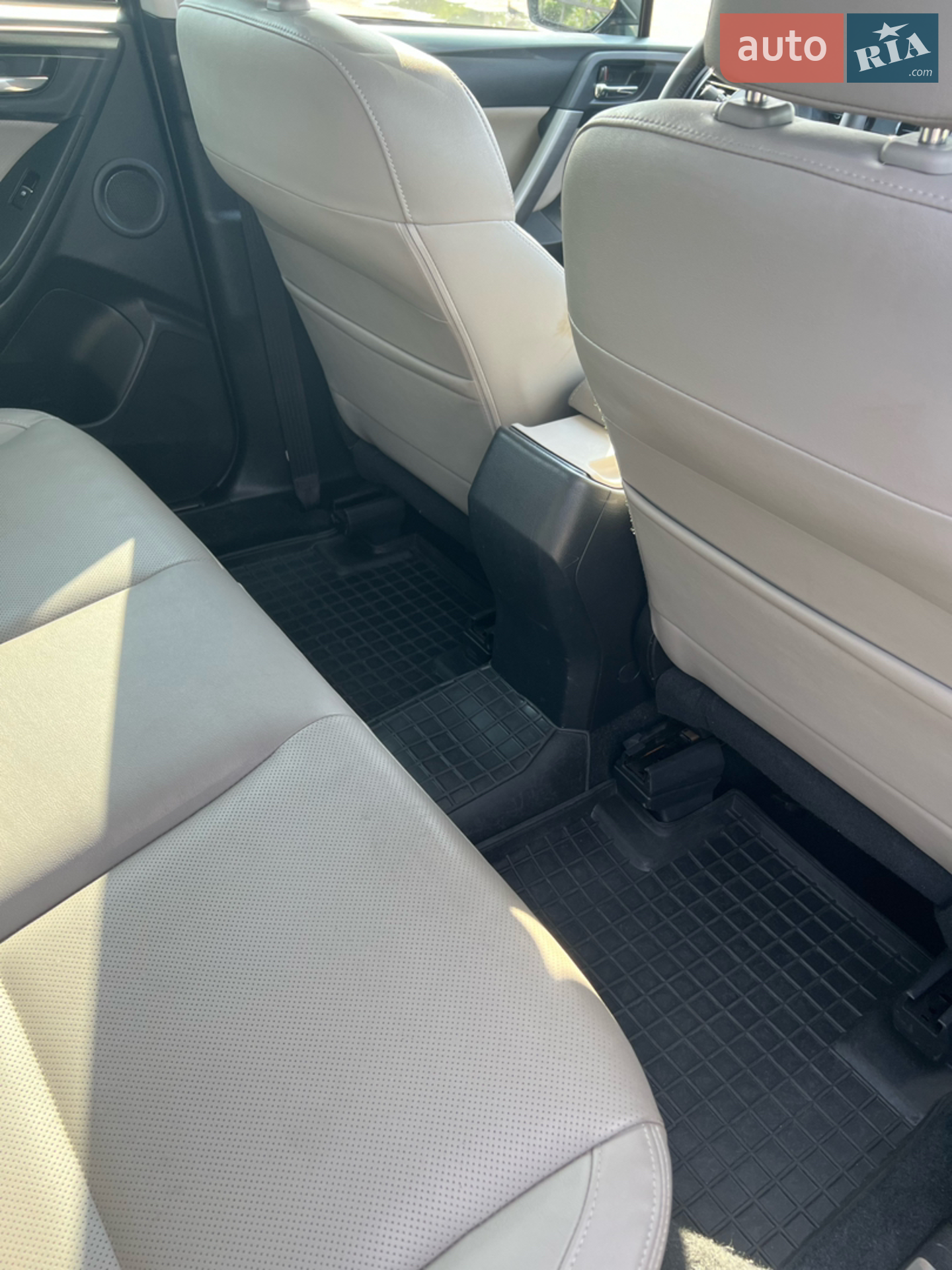 2017 Subaru Forester - мініатюра 32