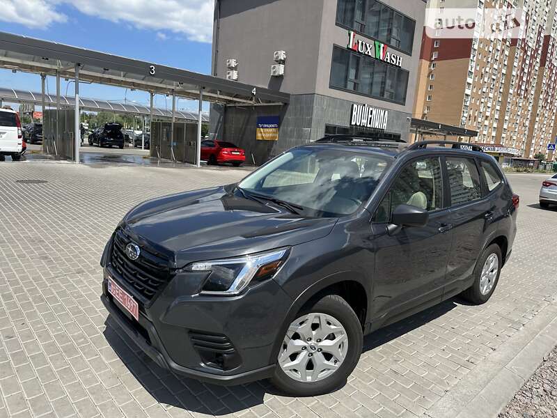 Внедорожник / Кроссовер Subaru Forester 2023 в Киеве