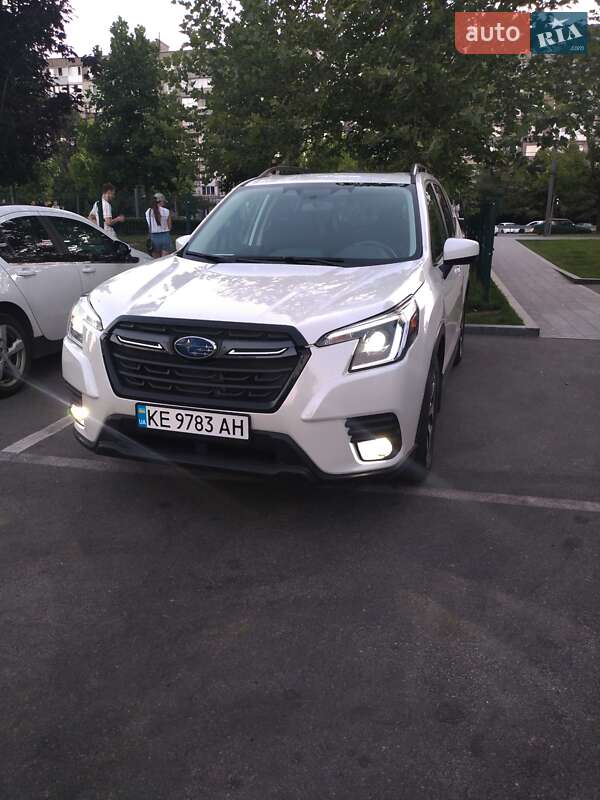 Внедорожник / Кроссовер Subaru Forester 2022 в Днепре