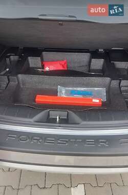 Позашляховик / Кросовер Subaru Forester 2017 в Чернівцях