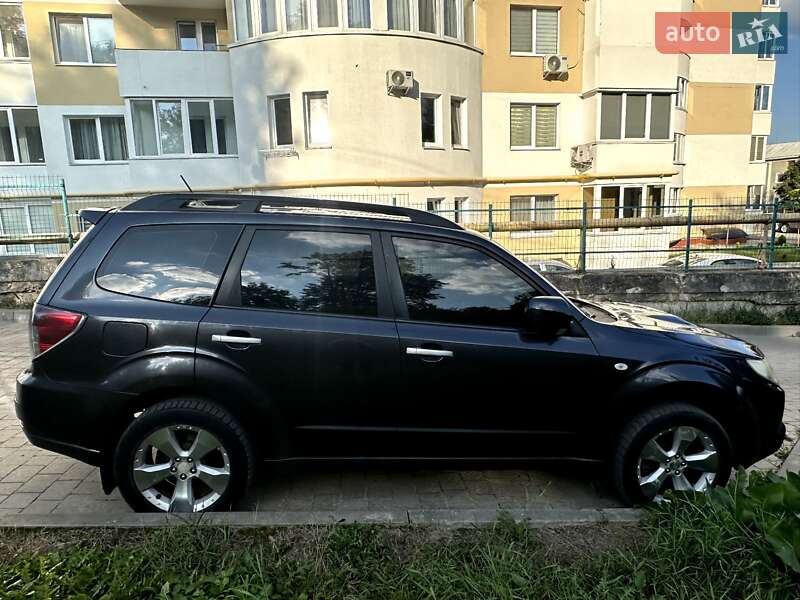 Внедорожник / Кроссовер Subaru Forester 2010 в Львове