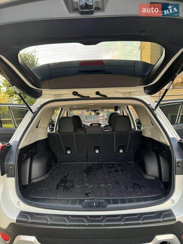 Позашляховик / Кросовер Subaru Forester 2019 в Києві