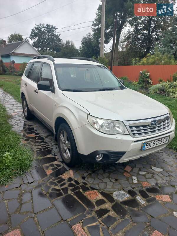 Внедорожник / Кроссовер Subaru Forester 2011 в Ровно