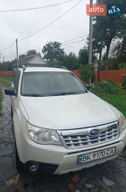 Внедорожник / Кроссовер Subaru Forester 2011 в 