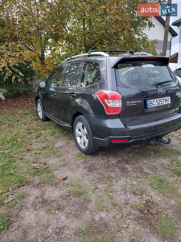 Позашляховик / Кросовер Subaru Forester 2015 в Львові