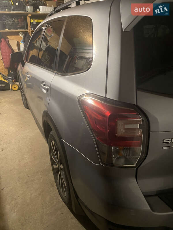 Позашляховик / Кросовер Subaru Forester 2017 в Житомирі