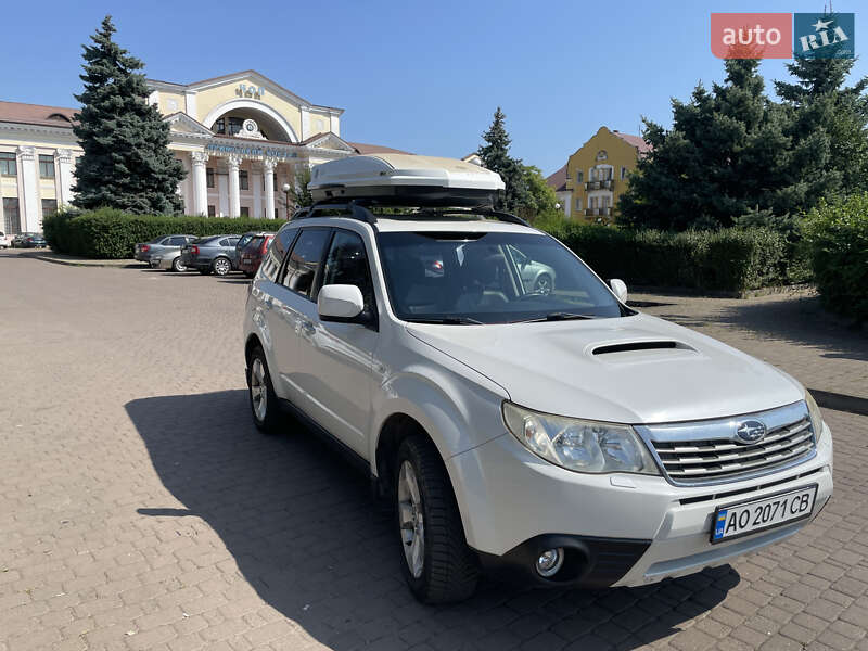Внедорожник / Кроссовер Subaru Forester 2010 в Ужгороде