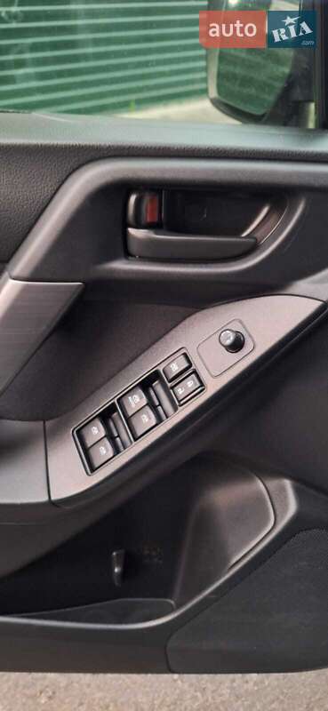 Внедорожник / Кроссовер Subaru Forester 2015 в Киеве