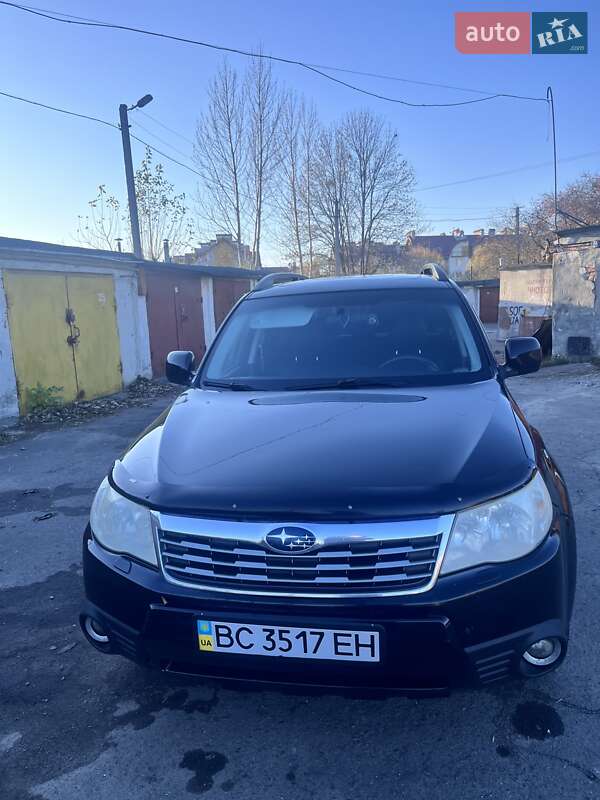 Внедорожник / Кроссовер Subaru Forester 2010 в Львове