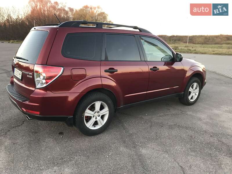Позашляховик / Кросовер Subaru Forester 2010 в Львові